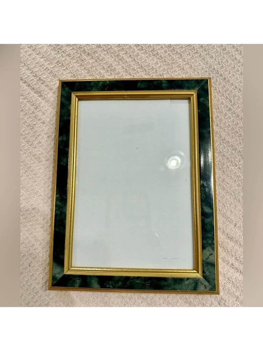 N/A dark green